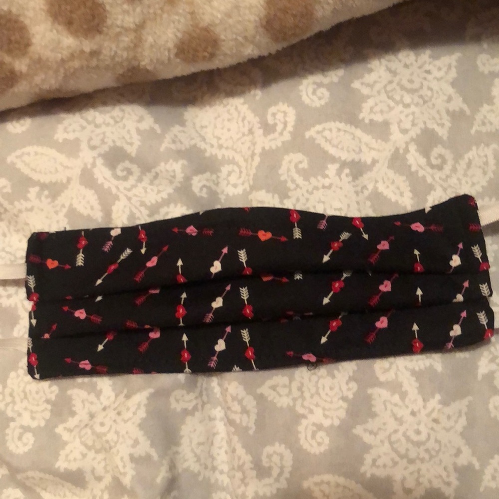 Face mask.Interface between layers.  Heart pattern - Picture 4 of 4